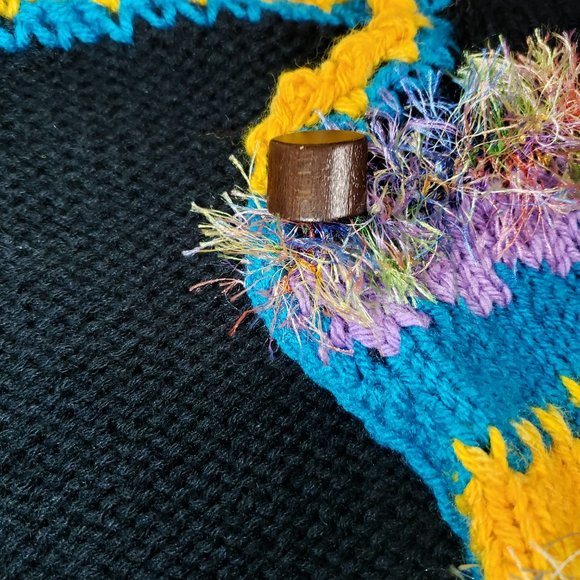 Hand Knit Vest Gabriola Island BC Stripe Pattern Frill Wood Closure Brand New - Picture 6 of 7